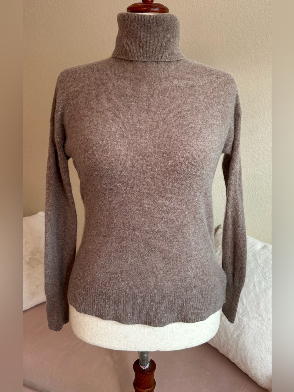 Nordstrom 100% Cashmere Turtleneck Sweater Womens Large Taupe Brown Quiet Luxury